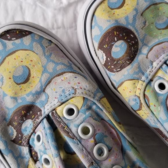Vans Doughnuts Sneakers Size 7 EUC! - Picture 7 of 16